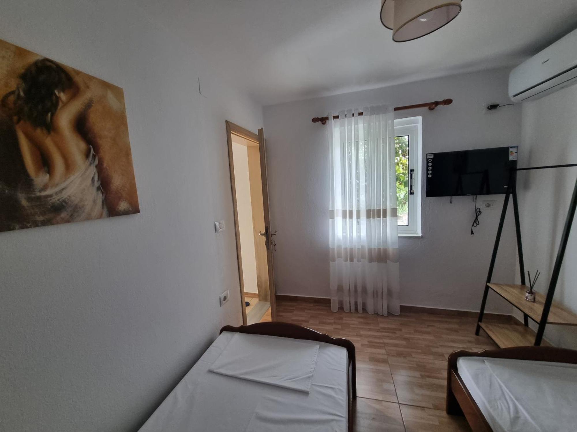 Tony'S Terrace Panzió Gjirokastra Kültér fotó