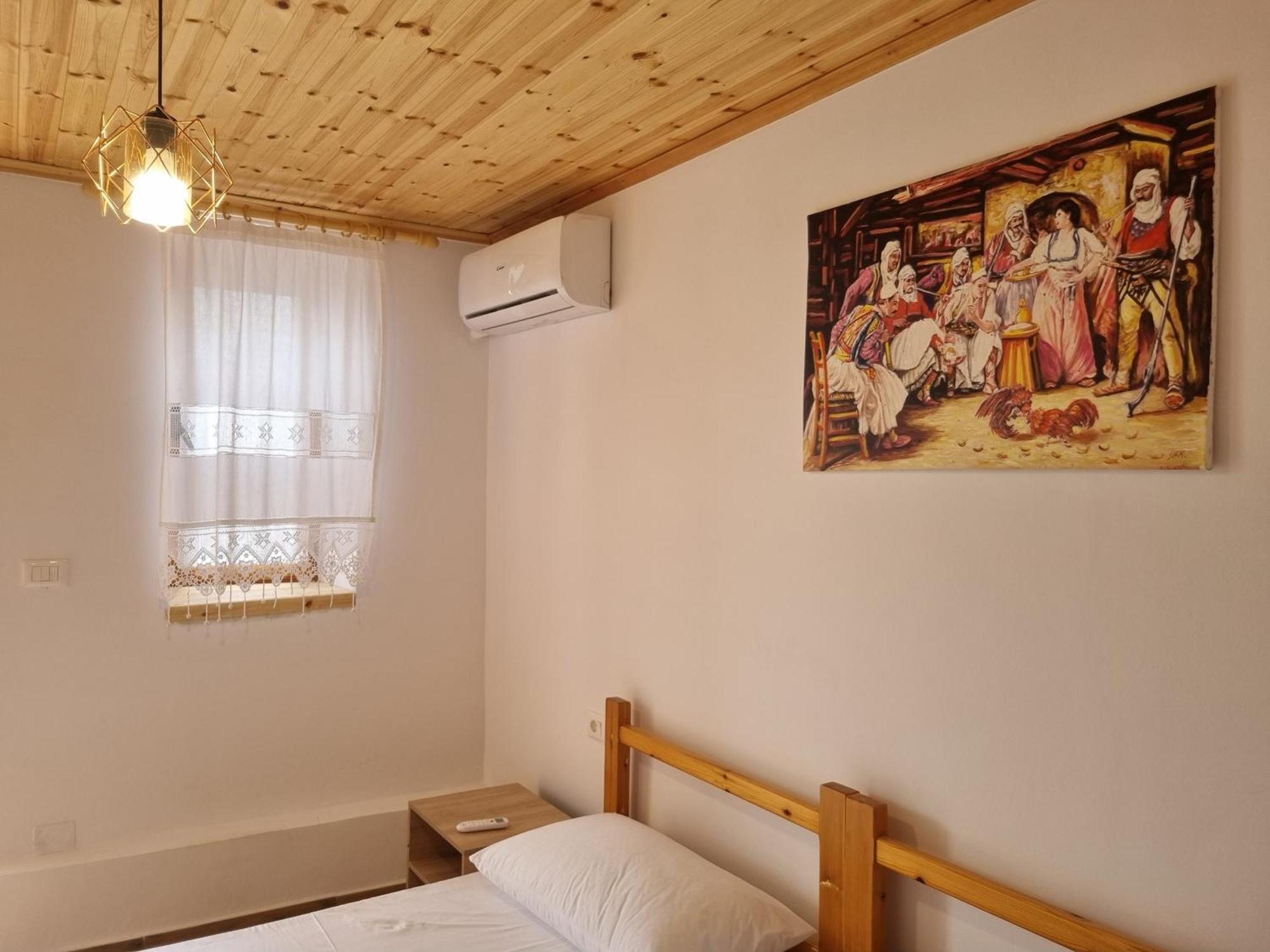 Tony'S Terrace Panzió Gjirokastra Kültér fotó